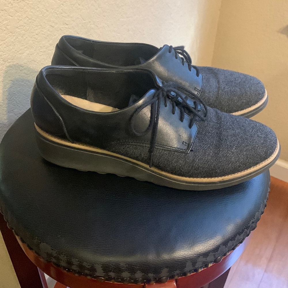 Clarks Size 10 Shoes - Black